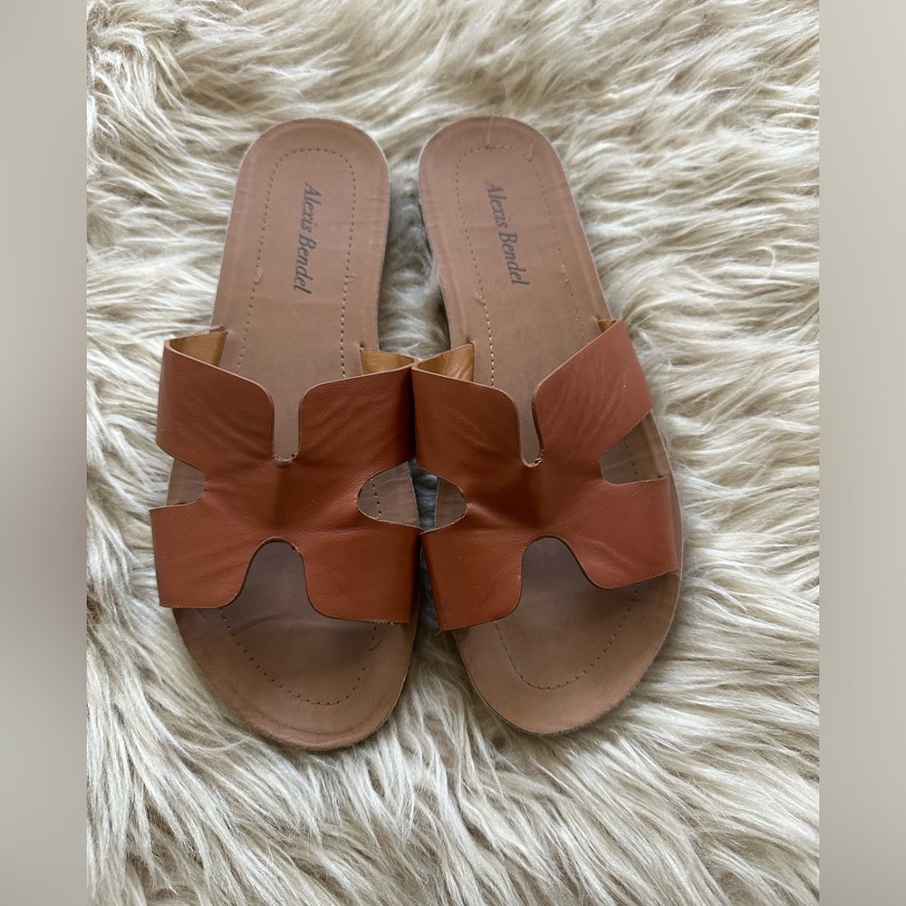 Summer sandals women’s size 8 1/2